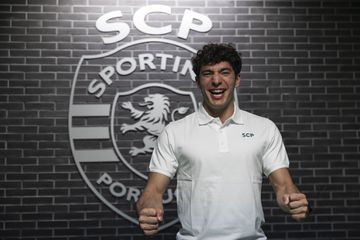 Branquinho assina pelo Sporting após sete anos no FC Porto