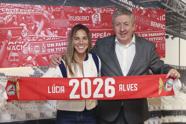 Benfica segura Lúcia Alves