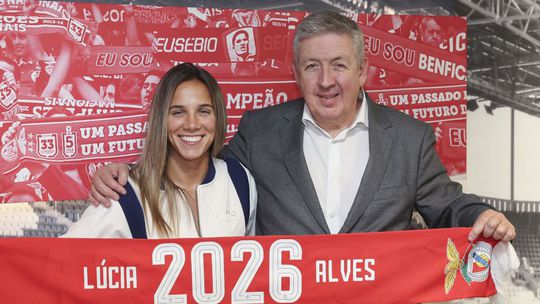 Benfica segura Lúcia Alves