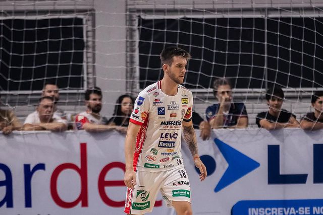 Fixo brasileiro na mira do Benfica