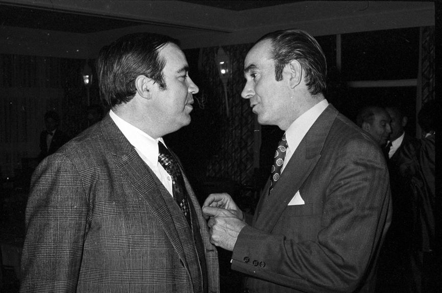 Silva Resende (à esq.), aqui com Mário Zambujal, foi diretor de A BOLA durante alguns meses após o 25 de abril e viria a presidir à FPF. FOTO A BOLA