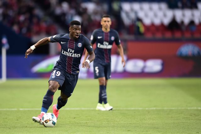 Aurier representou o PSG e garante que nunca vestirá a camisola do Marselha