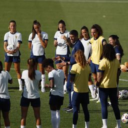Francisco Neto contou com todas as jogadoras à sua disposição