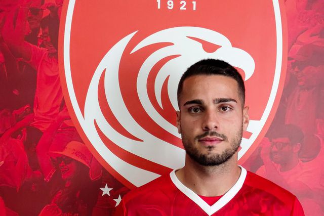 Mercado oficial: Benfica transfere atacante para o Santa Clara