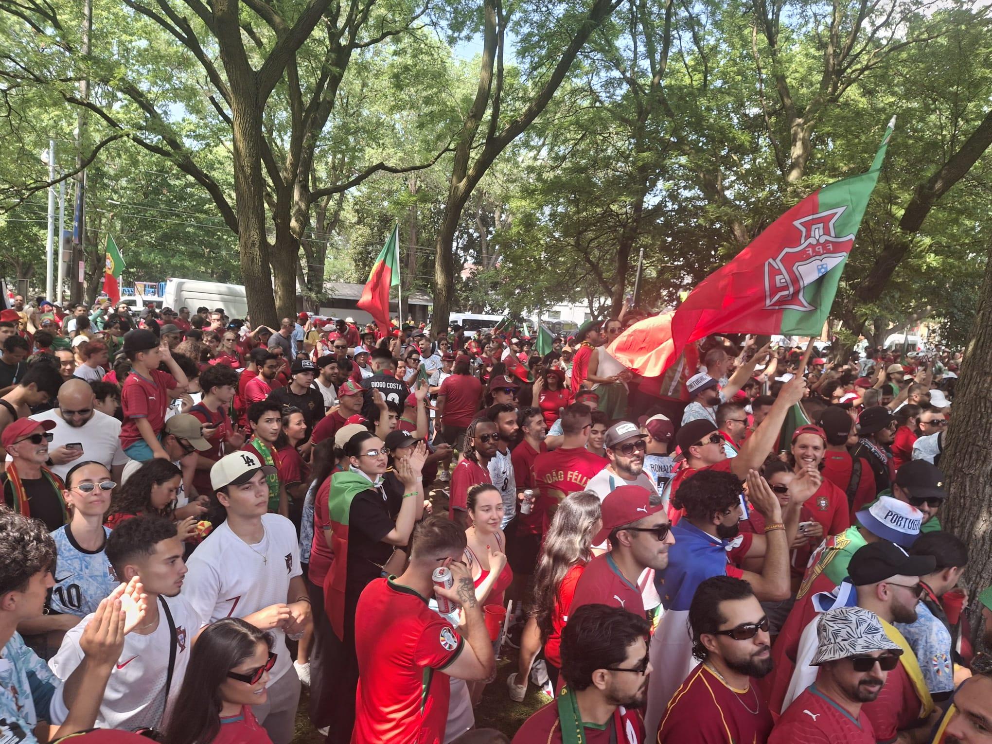 Adeptos de Portugal em Toronto (Foto: João Pimpim)