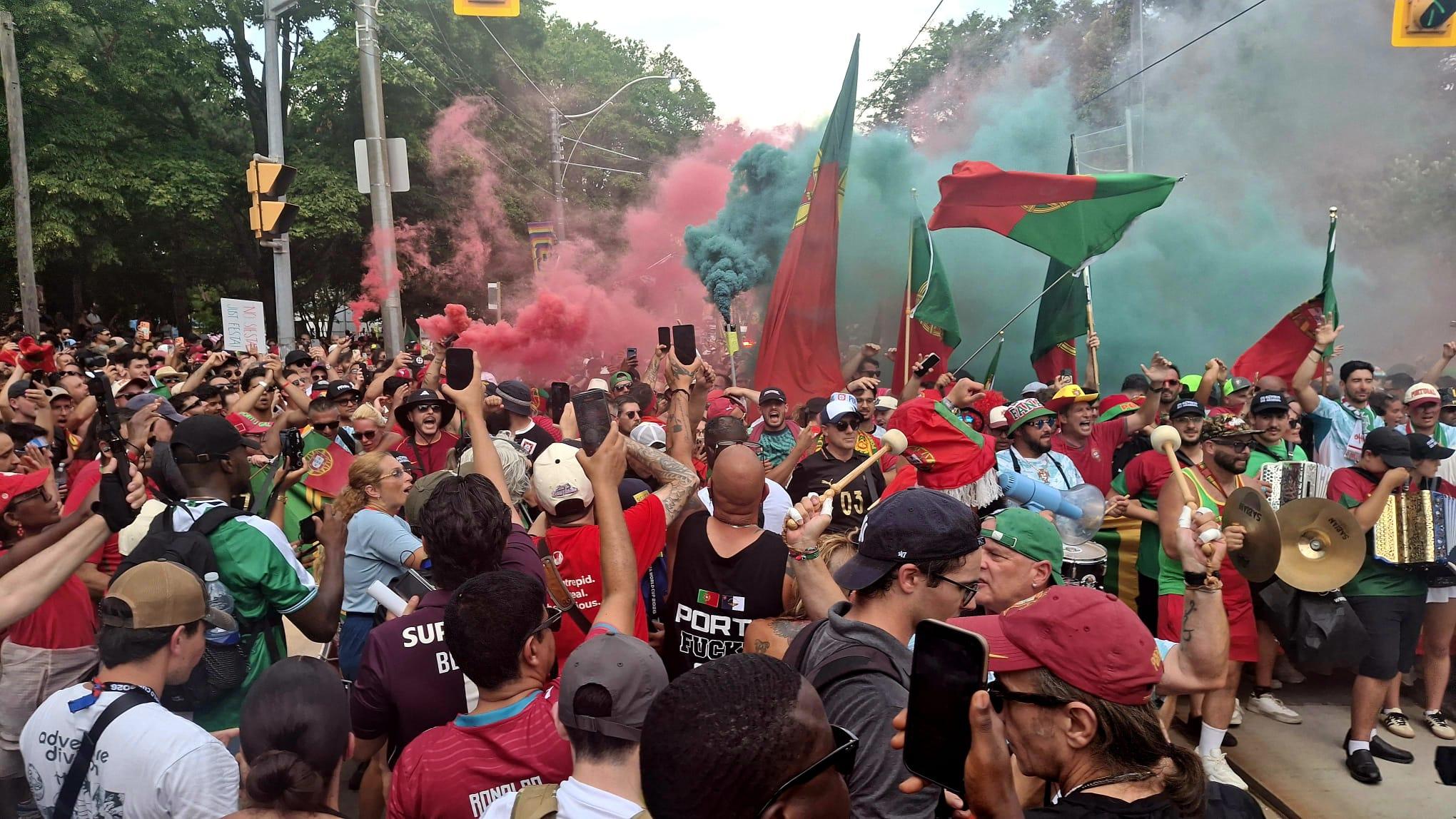 Adeptos de Portugal em Toronto (Foto: João Pimpim)