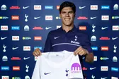 Mateus Fernandes oficializado no Tottenham — Foto: Tottenham