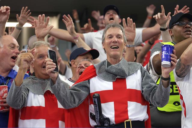 Mundial: pubs em Inglaterra abertos até de madrugada para o jogo com o México