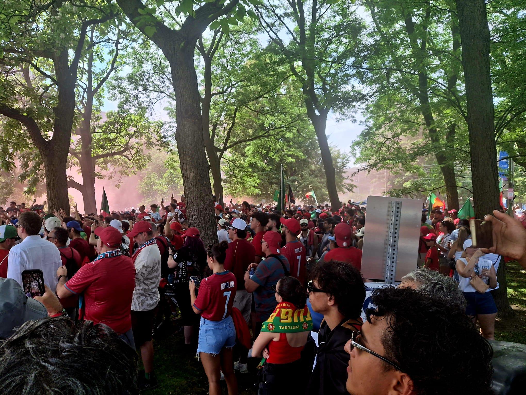 Adeptos de Portugal em Toronto (Foto: João Pimpim)