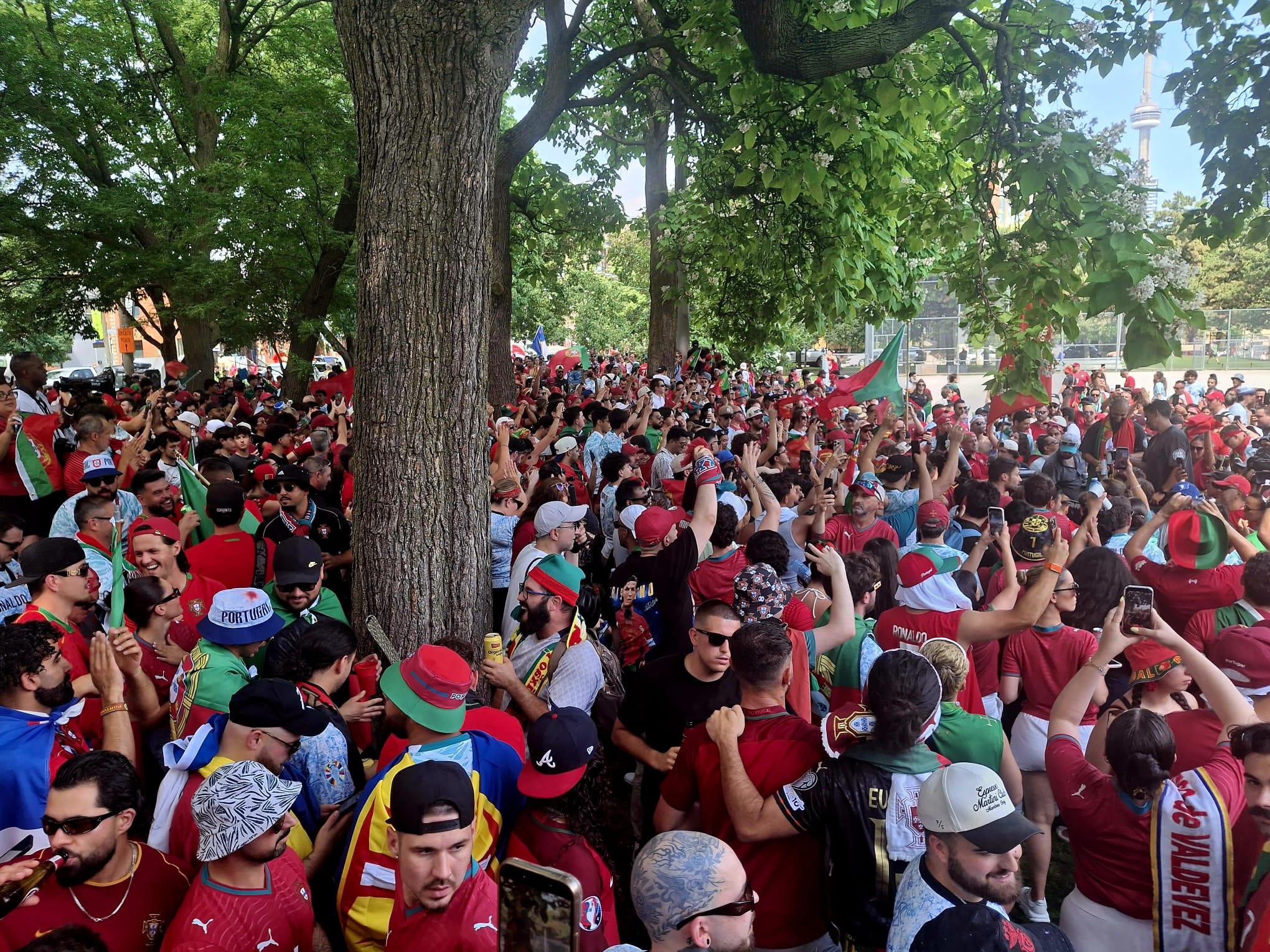 Adeptos de Portugal em Toronto (Foto: João Pimpim)