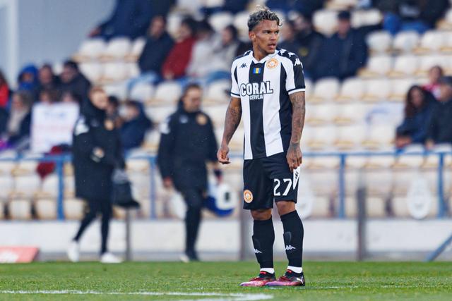 FC Porto: dois mercados sondam excedentário dos dragões