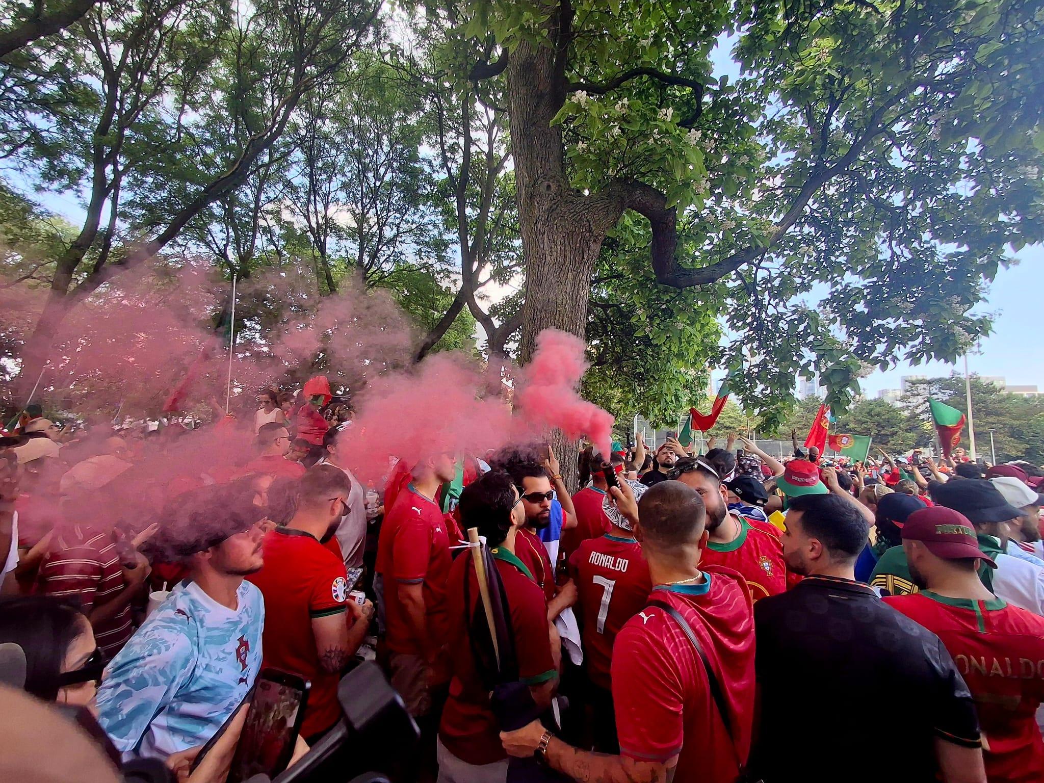 Adeptos de Portugal em Toronto (Foto: João Pimpim)