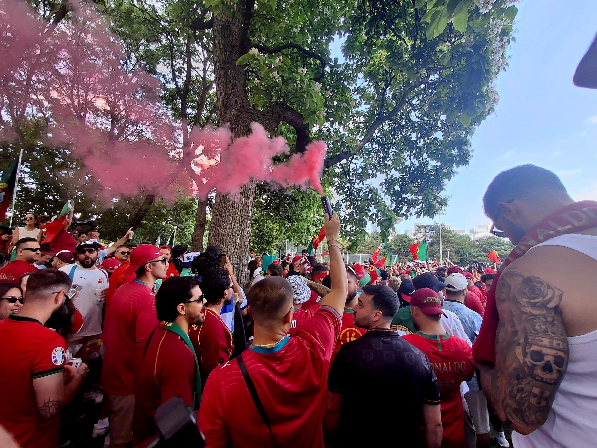 Adeptos de Portugal em Toronto (Foto: João Pimpim)