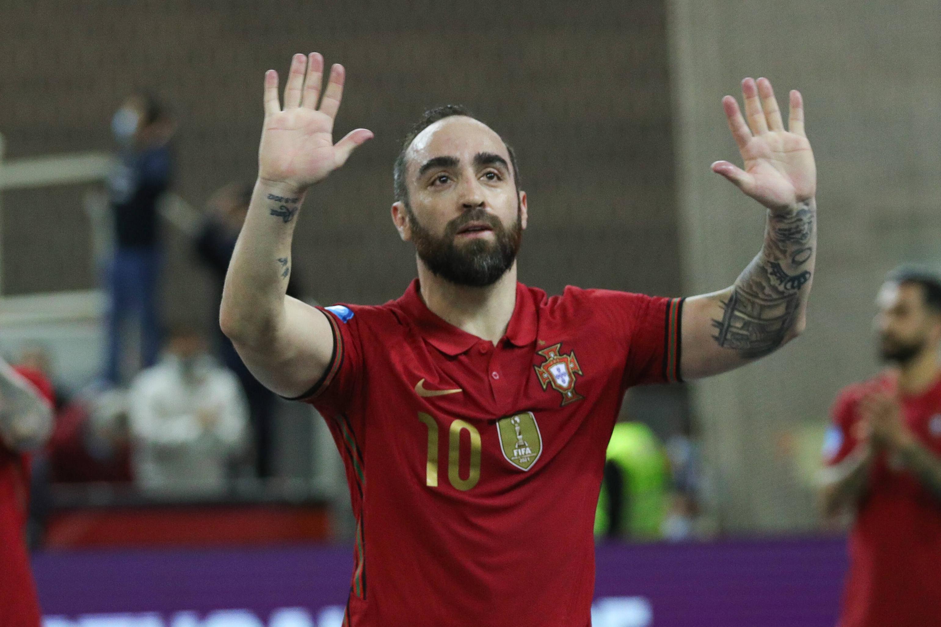Ricardinho não esconde a sua preferência na escolha do melhor do Mundo e prefere Messi a Ronaldo. IMAGO
