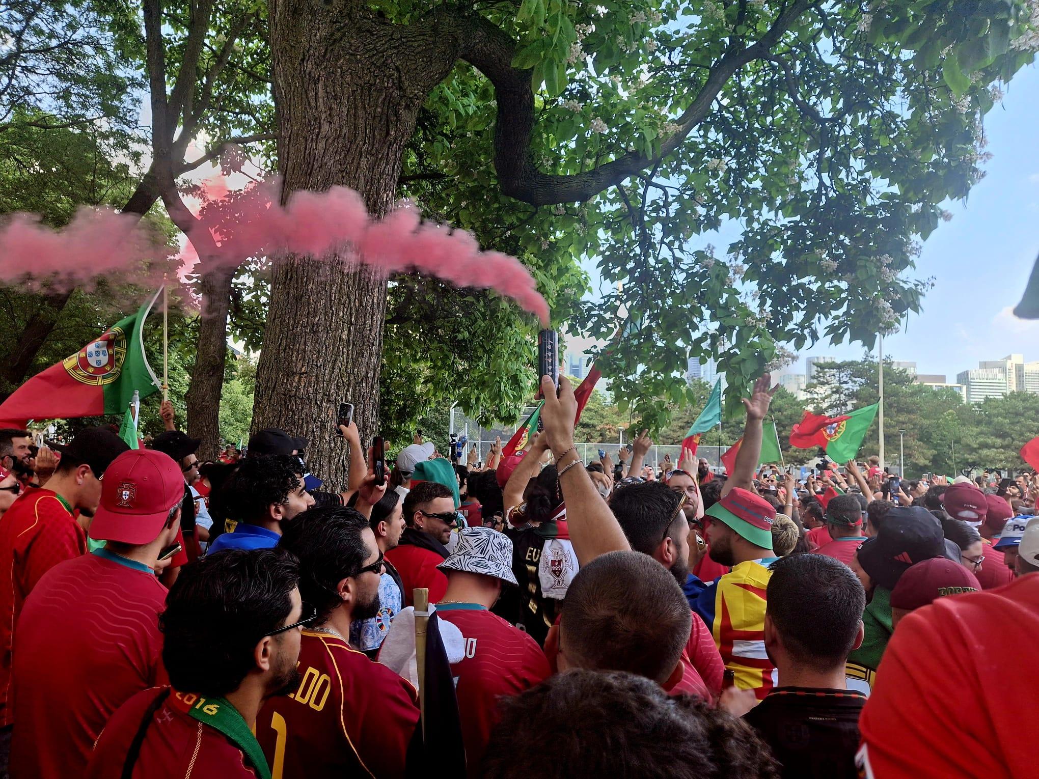 Adeptos de Portugal em Toronto (Foto: João Pimpim)