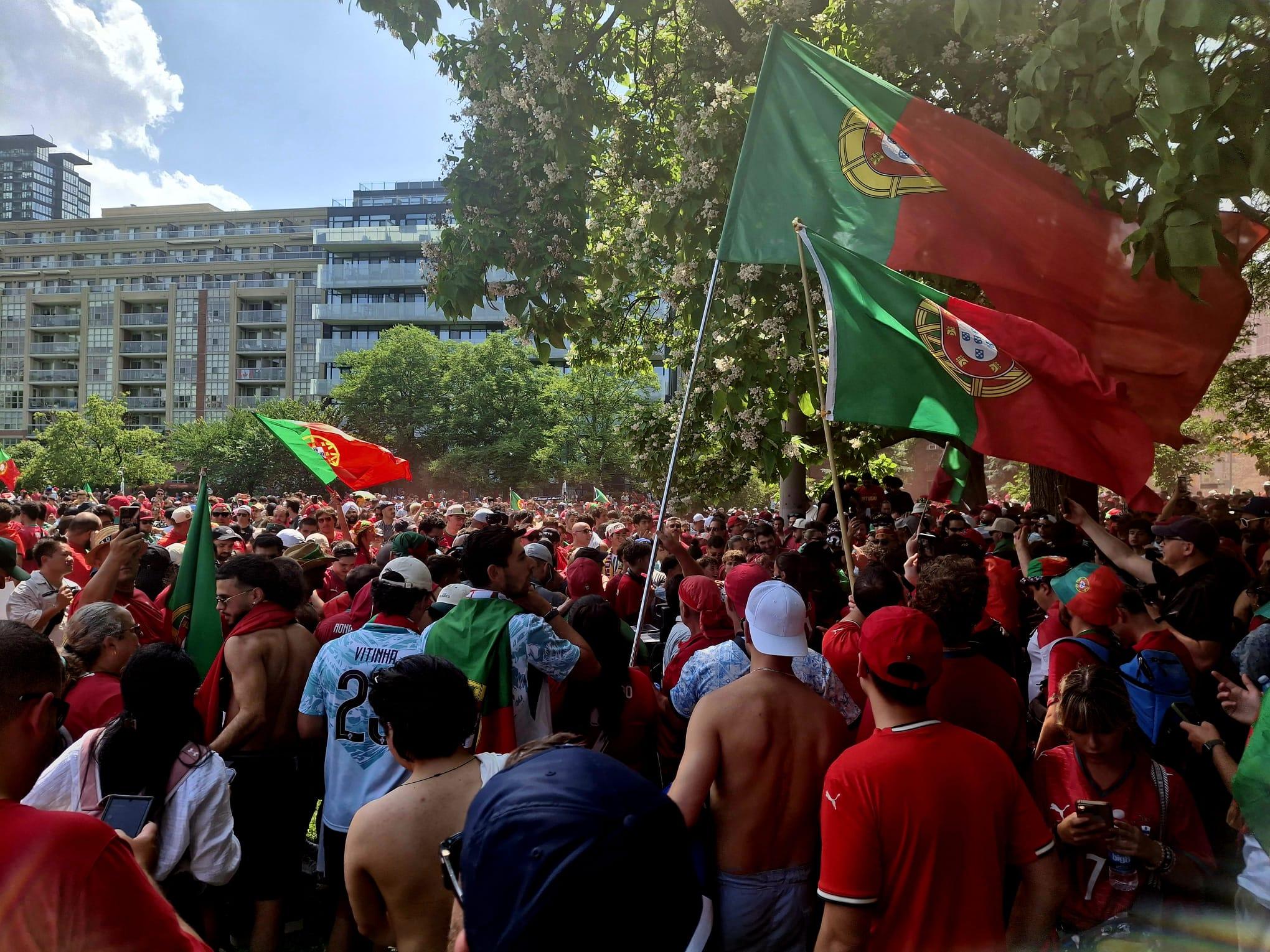 Adeptos de Portugal em Toronto (Foto: João Pimpim)