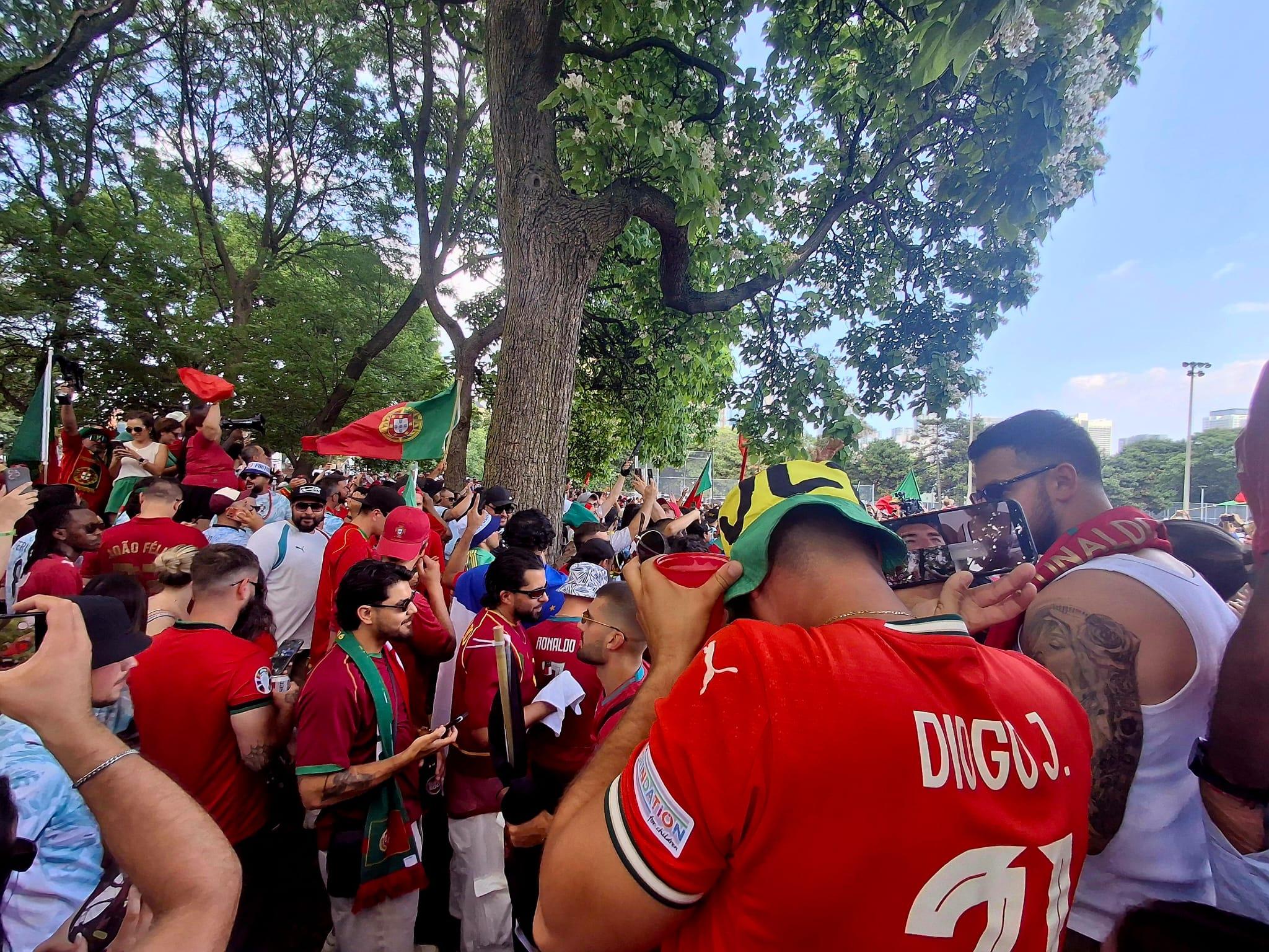 Adeptos de Portugal em Toronto (Foto: João Pimpim)