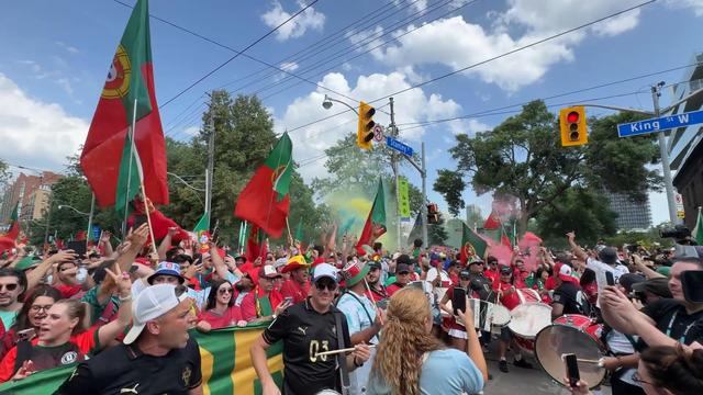 Uma verdadeira invasão: adeptos de Portugal fazem a festa em Toronto