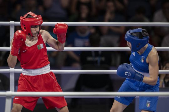 Paris 2024: pugilista italiana que abandonou combate recebe prémio igual ao da campeã olímpica