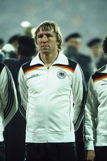 Horst Hrubesch, o homem a quem chamam 'o monstro'