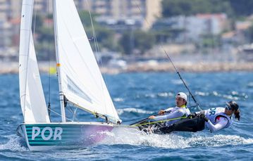 Vela: Carolina João e Diogo Costa terceiros na segunda regata de 470