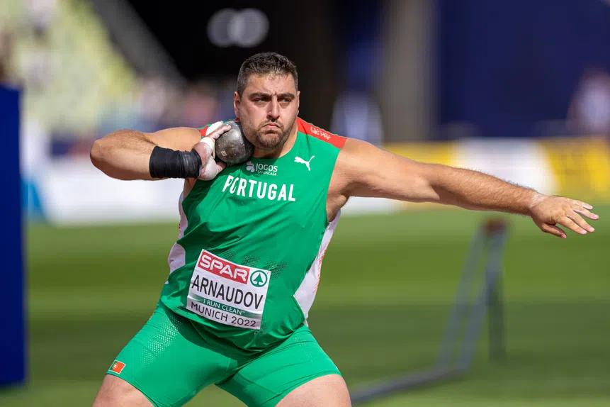 Arnaudov: peso falha, sonho esmaga