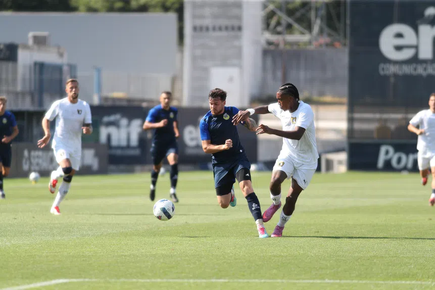 Famalicão esmaga Arouca! Golaço de 4-1