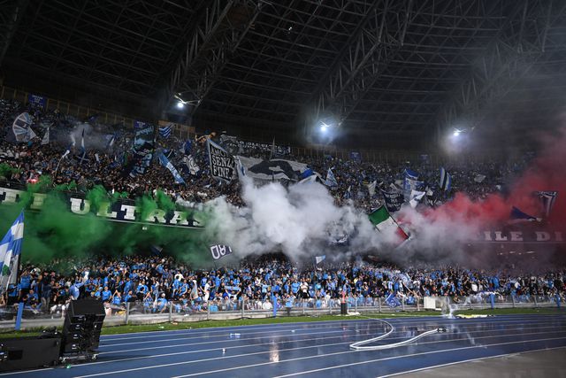 Nápoles proíbe adeptos do Eintracht Frankfurt para o jogo da Champions