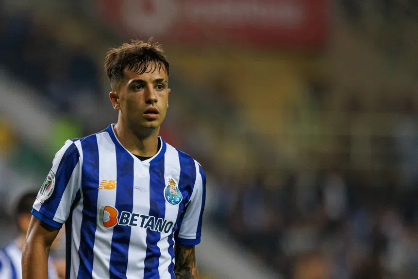 Iván Jaime foge! Brest à espreita
