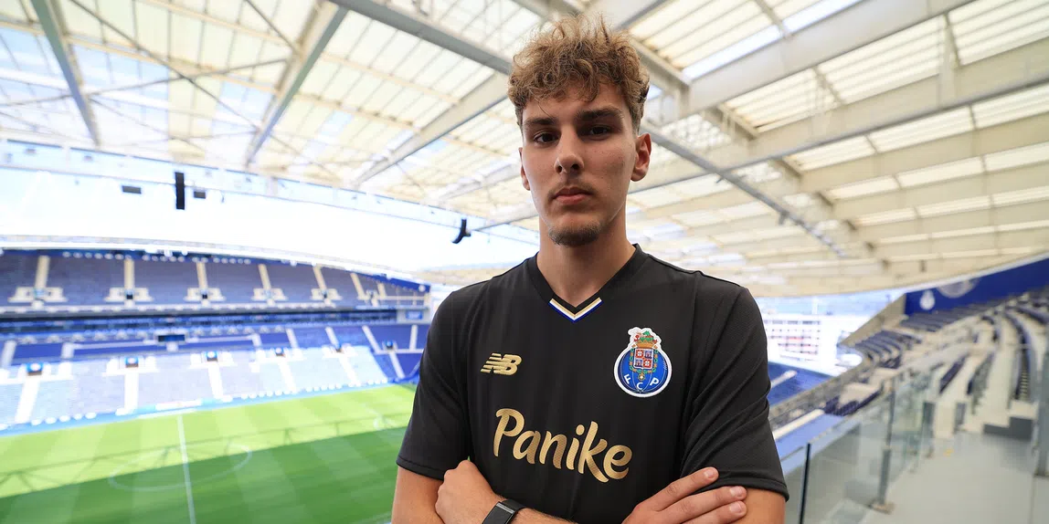 Dragão Gigante! FC Porto Assegura Muralha Polaca