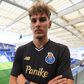 FC Porto: guarda-redes polaco de 1,94 metros assina contrato