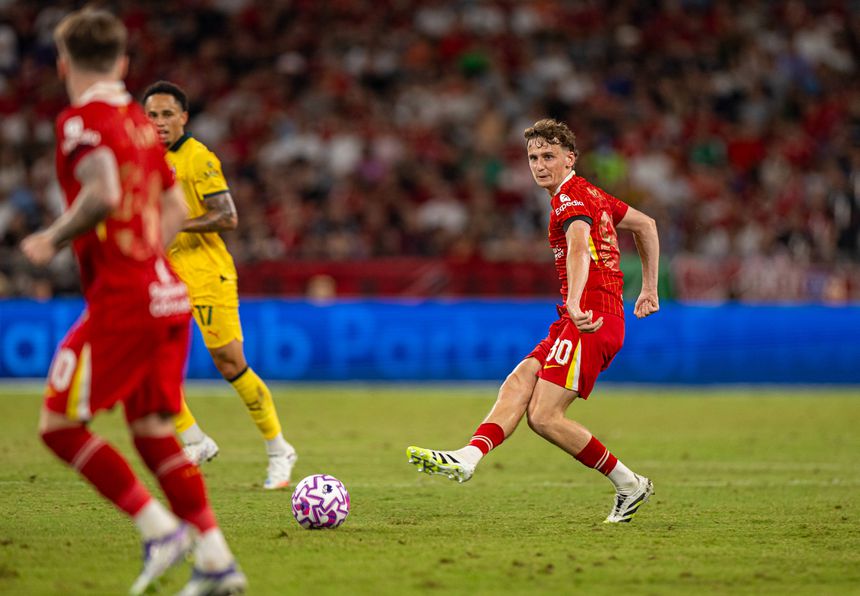 Tyler Morton em ação pelo Liverpool na pré-época