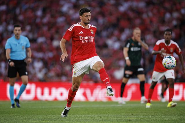 «Dois centrais é curto para uma equipa como o Benfica»
