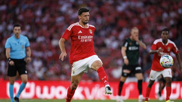 Lenglet , central do Benfica (foto: Miguel Nunes)