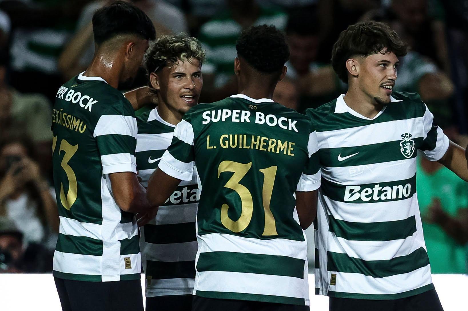 Após a saída de Mangas para Itália e com Maxi castigado, leão terá de fazer uma adaptação na ronda inaugural da Liga - Foto: SPORTING CP