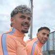 Maxi Araújo e Zalazar, vão dar a volta a meio mundo nesta pausa FIFA - Foto: Instagram/Associação Uruguaia de Futebol