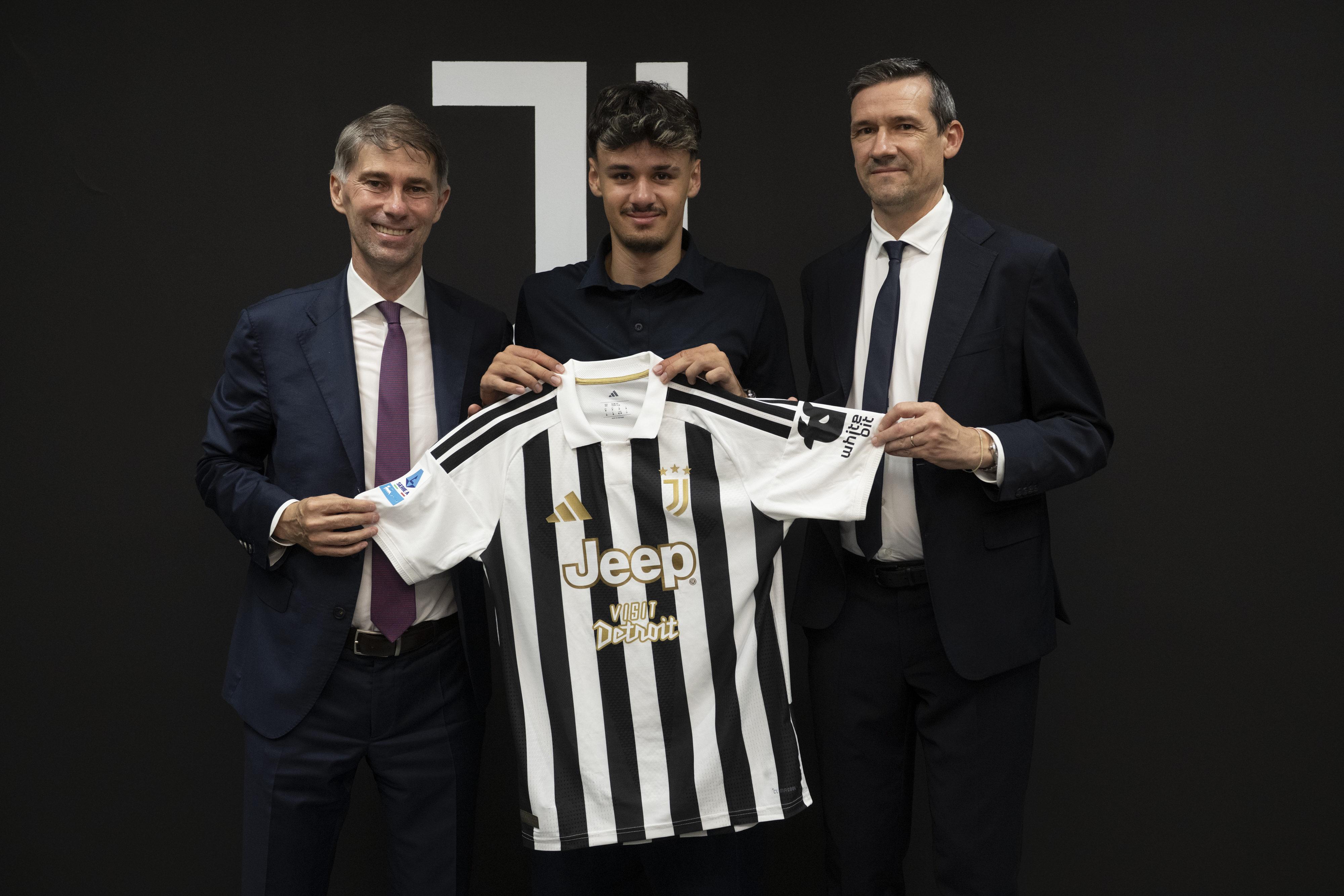 Kerim Alajbegovic deixou o Bayer Leverkusen e assinou pela Juventus até 2031 a troco de 30 milhões de euros