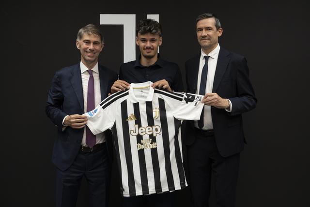 Kerim Alajbegovic deixou o Bayer Leverkusen e assinou pela Juventus até 2031 a troco de 32 milhões de euros