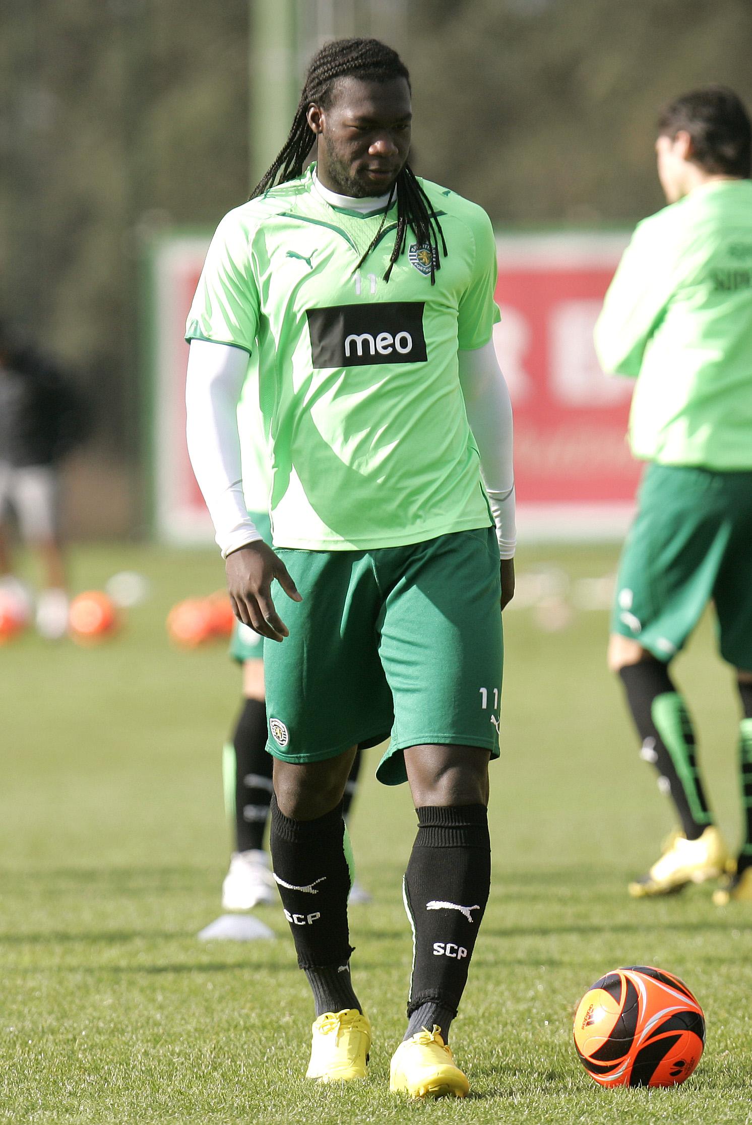 Uma das grandes figuras da história do Equador, Felipe Caicedo não foi feliz em Alvalade. Em 2009, foi emprestado pelo Man. City aos leões e correu tudo mal: 11 jogos, zero golos e saída em janeiro. Foto: A BOLA