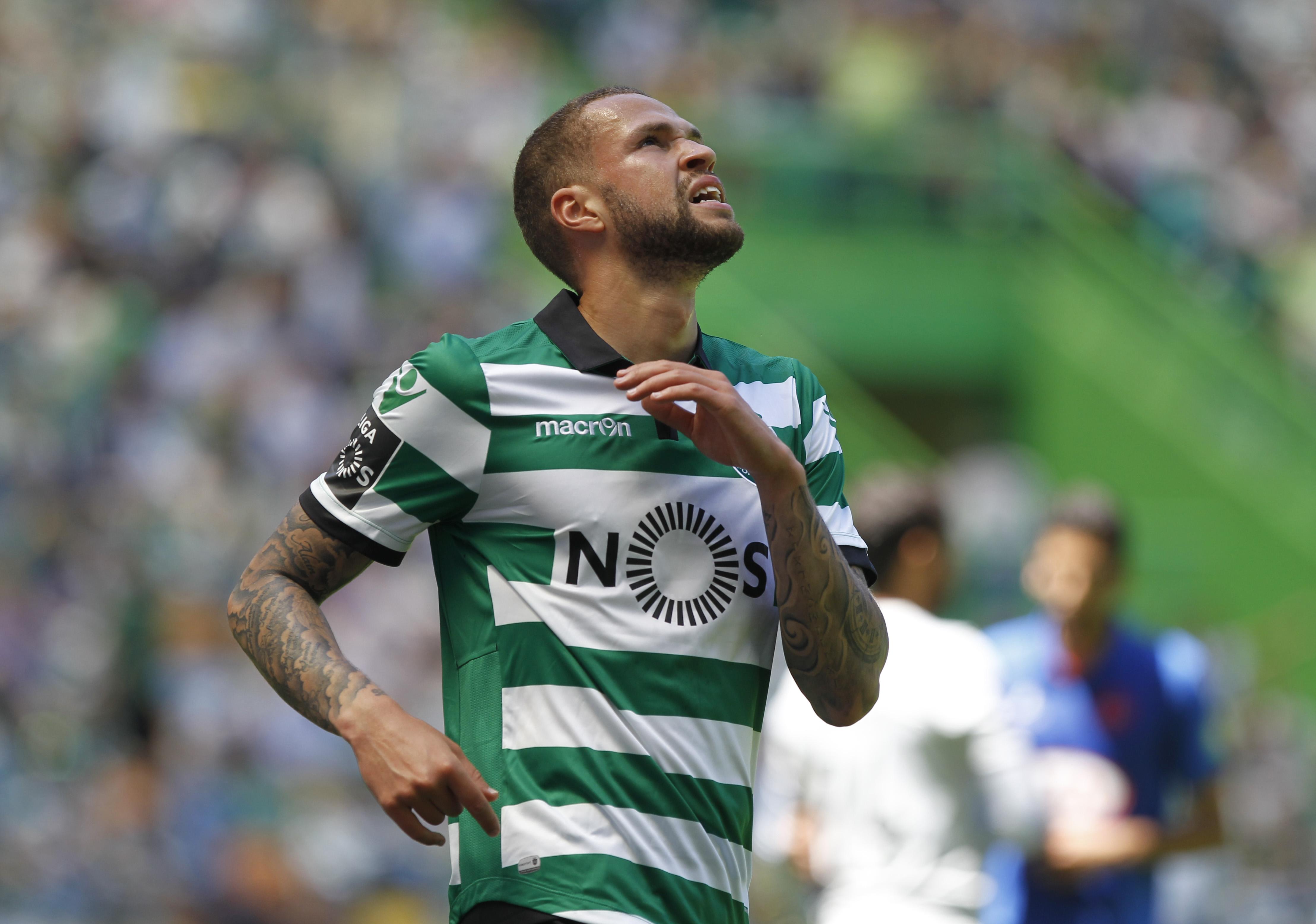 A aventura de Luc Castaignos no Sporting foi pintada a tons de cinzento e resume-se em poucas frases: chegou em 2016 (€2,5M), emprestado ao Vitesse em 2017/18 e saída em 2018. Total: 17 jogos, zero golos. Foto: A BOLA