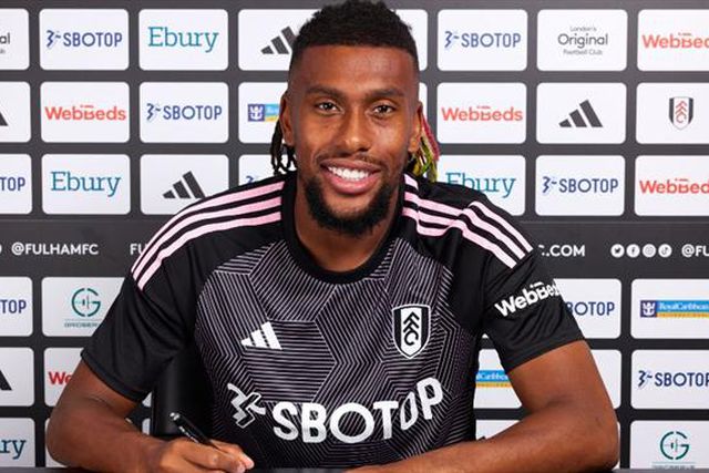 Marco Silva recebeu dois reforços em cima do fecho do mercado