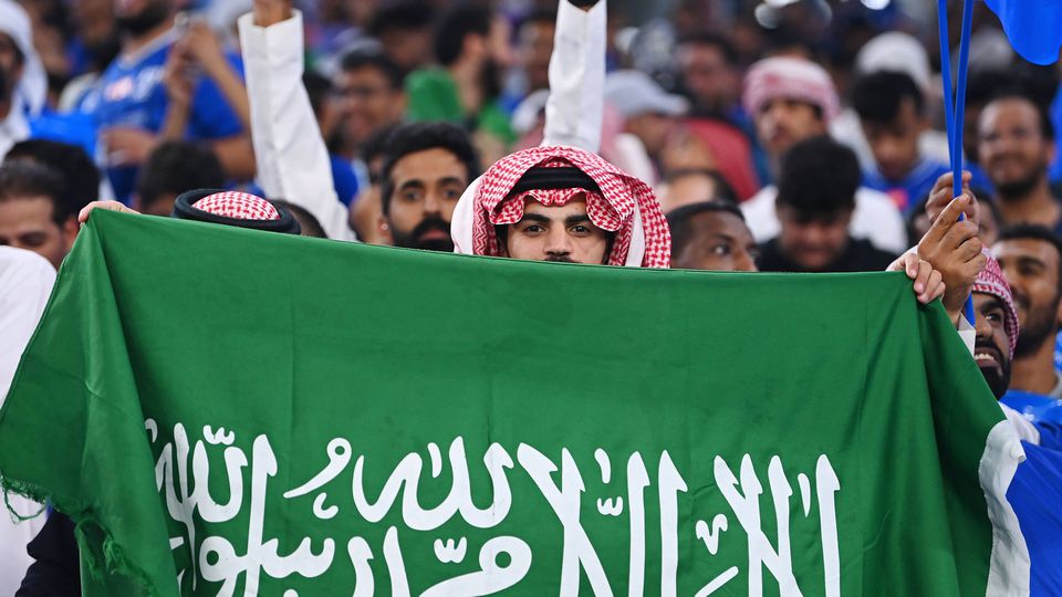 'Classificados': Quatro mil dólares e casa para jogar... na 3.ª divisão da Arábia Saudita