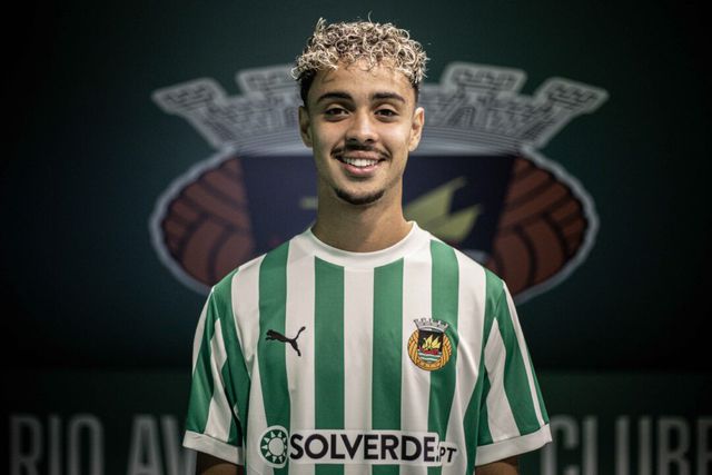 Mercado oficial: Rio Ave devolve João Muniz ao Sporting