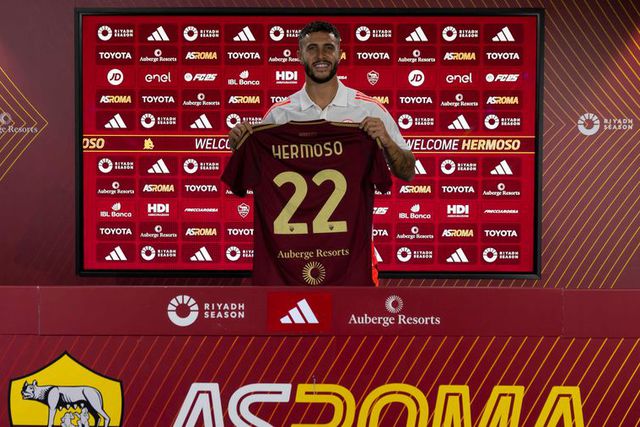 Oficial: Mario Hermoso reforça a Roma