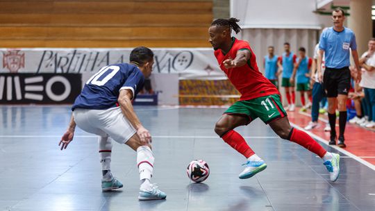 Erros defensivos penalizam Portugal ante o Paraguai