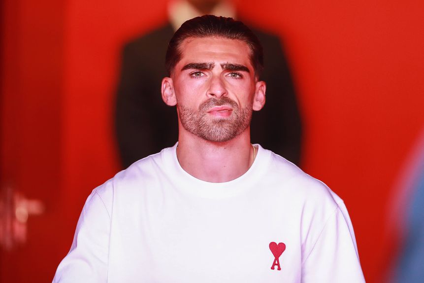 Jota Silva antes do jogo com o West Ham