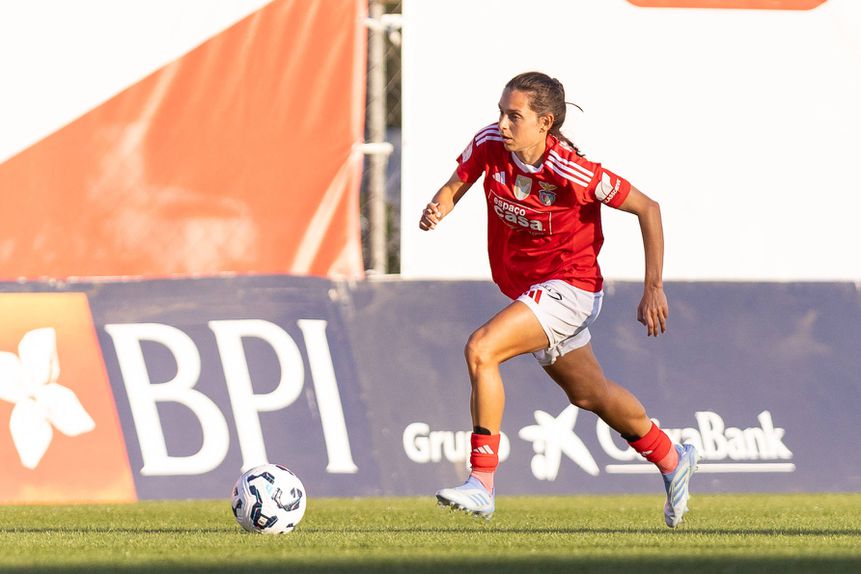 Andreia Faria com a camisola do Benfica
