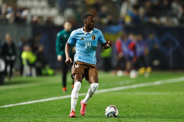 Lukebakio em ação pela Bélgica diante da Ucrânia no play-off da Liga das Nações