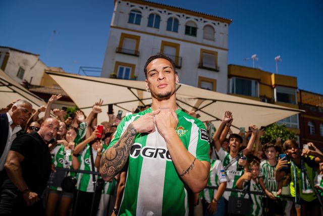 Final feliz para Antony com transferência para o Betis
