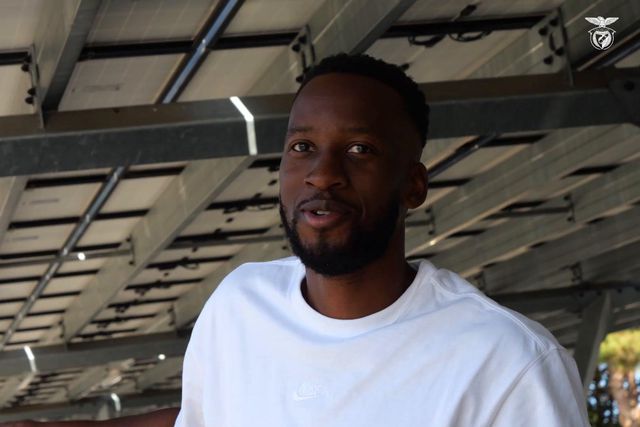 Lukebakio 'revela' que vai herdar número de Di María